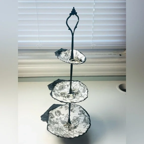 Handmade 3 Tier Scallop Shell Jewelry Stand With Black Rose Decoupage design - Picture 3 of 9